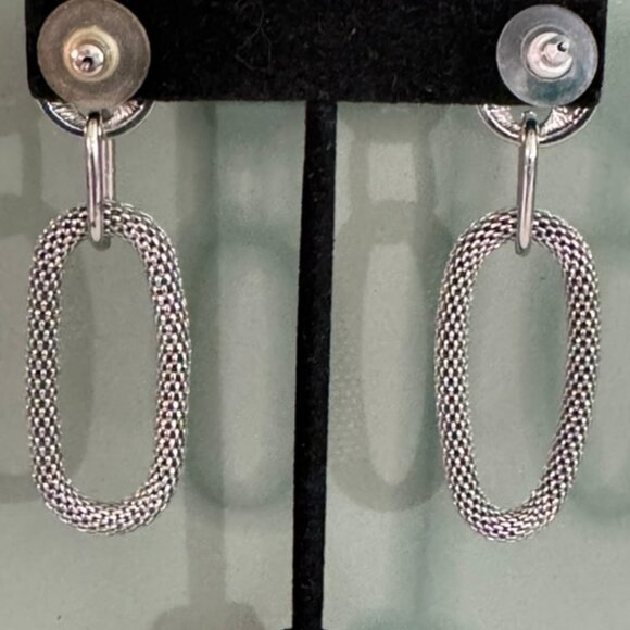 Stylish Adora Flexible Mesh Link Earrings- Silvertone  Dangles Fluid Design - Picture 7 of 7